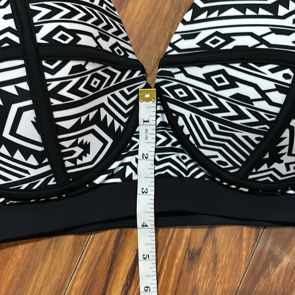 La Plage black & white swim top, size XXL, NWT. - Picture 7 of 11